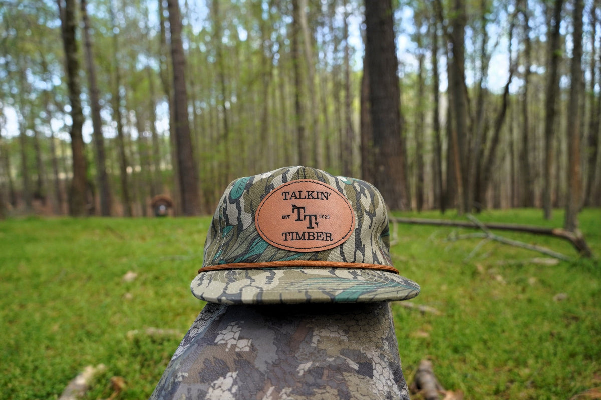Lifestyle hat on knee - hunting turkeys